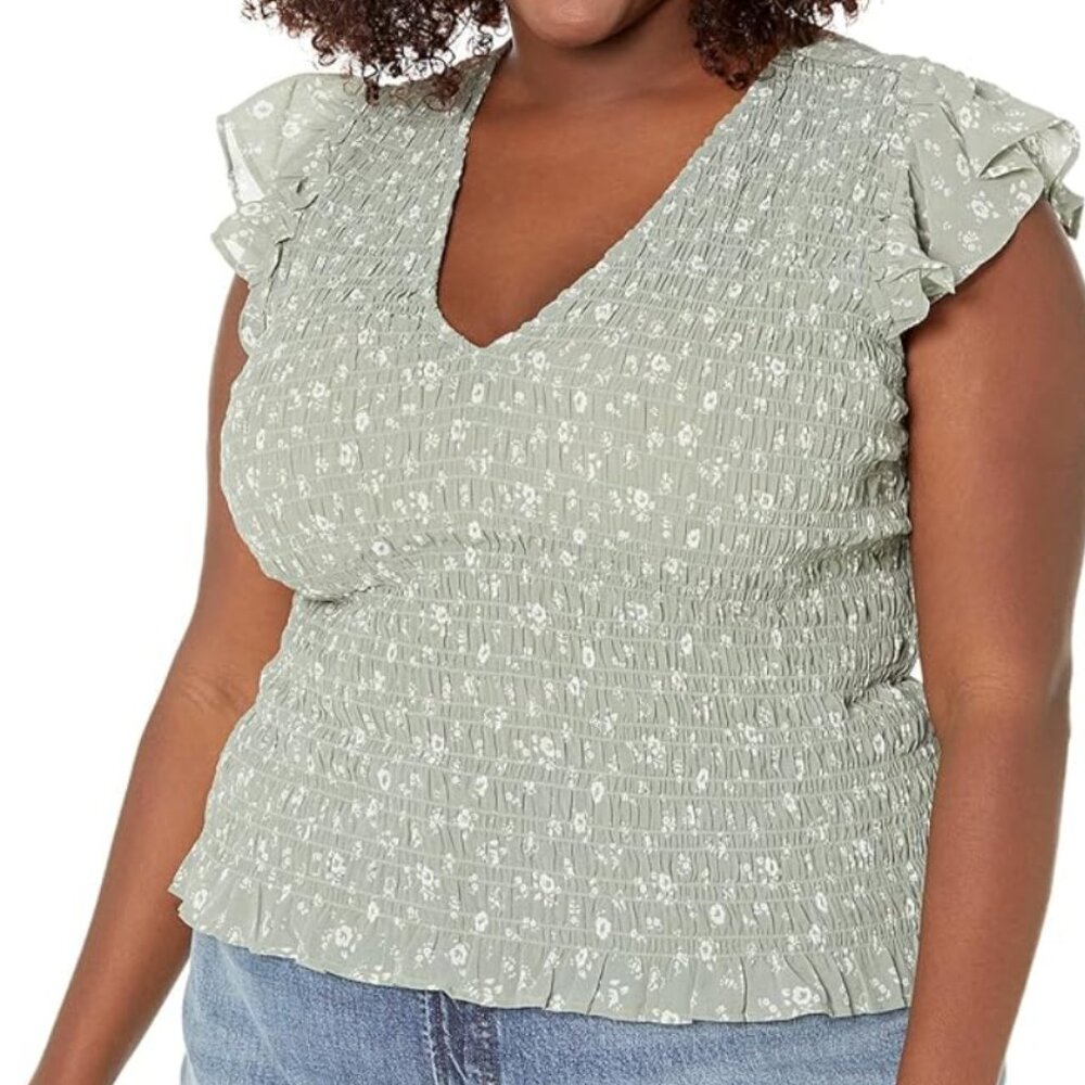 Madewell Plus Lucie V-Neck Smocked Top in Cottage Garden (Size 28W)